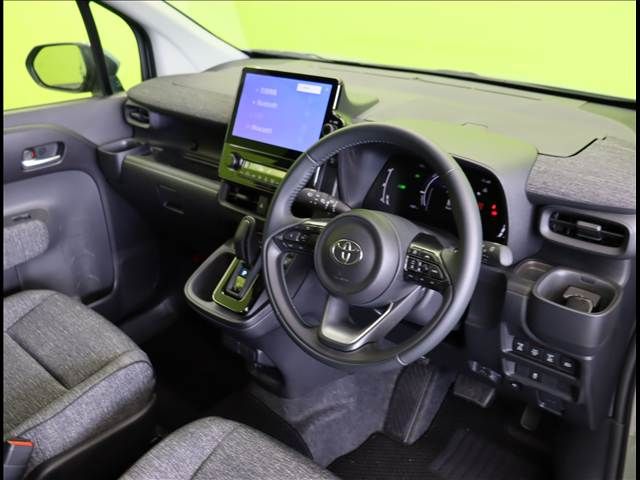 TOYOTA SIENTA HYBRID 2024