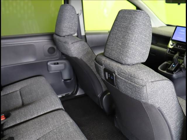 TOYOTA SIENTA HYBRID 2024