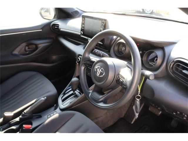 TOYOTA YARIS HYBRID 2023