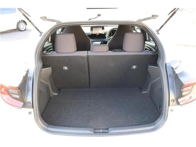 TOYOTA YARIS HYBRID 2023