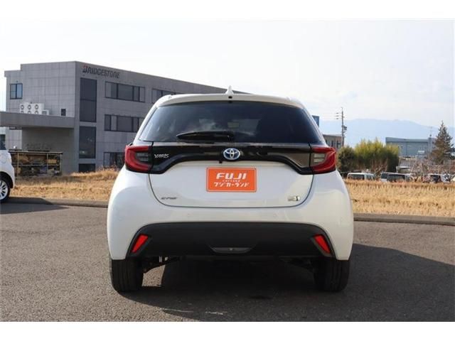 TOYOTA YARIS HYBRID 2023