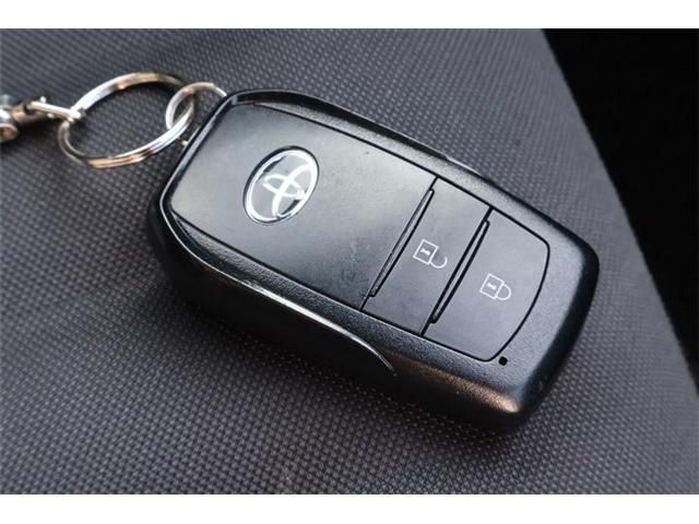 TOYOTA YARIS HYBRID 2023