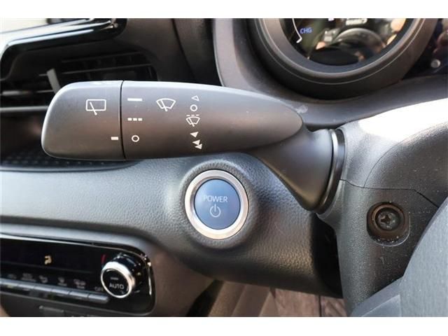 TOYOTA YARIS HYBRID 2023