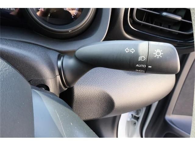 TOYOTA YARIS HYBRID 2023