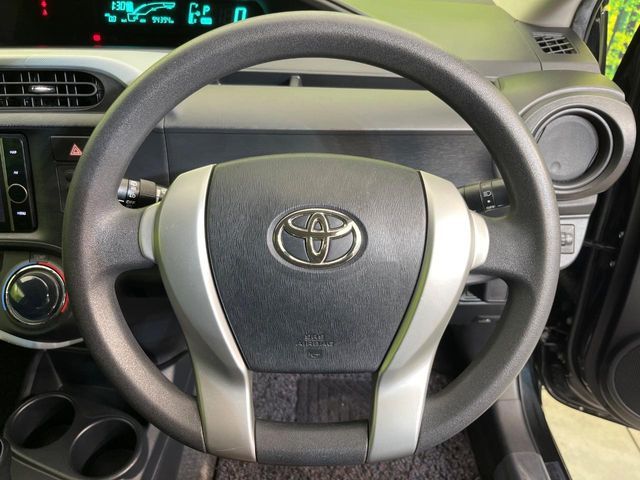 TOYOTA AQUA 2012