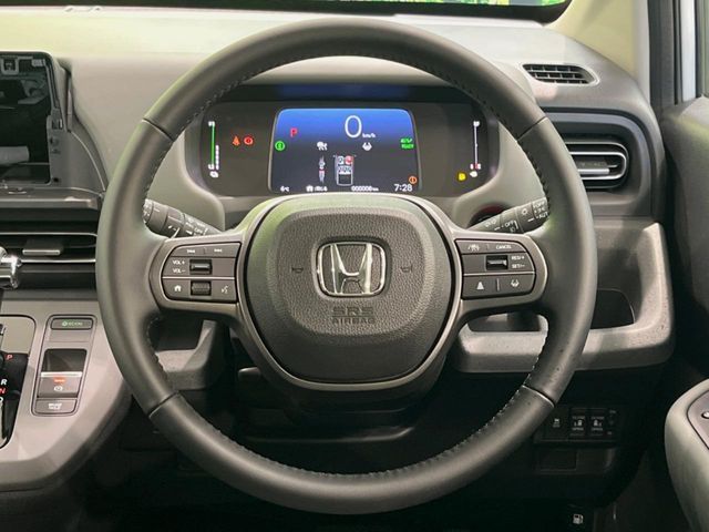 HONDA FREED e:HEV 2025