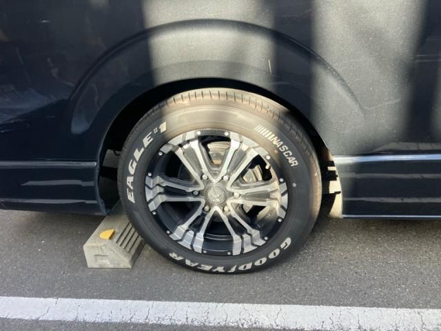 TOYOTA HIACE wagon 2010