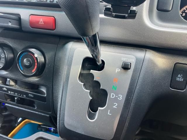 TOYOTA HIACE wagon 2010