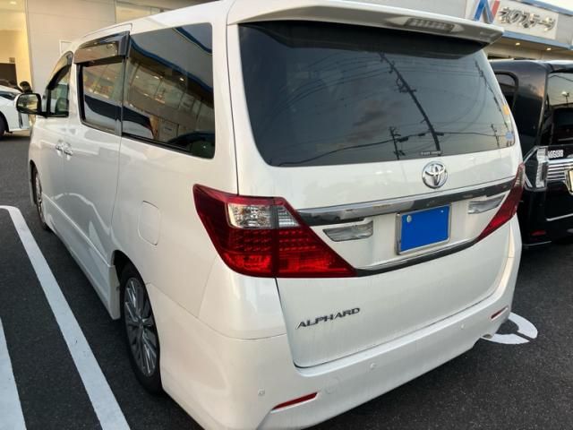 TOYOTA ALPHARD 2013