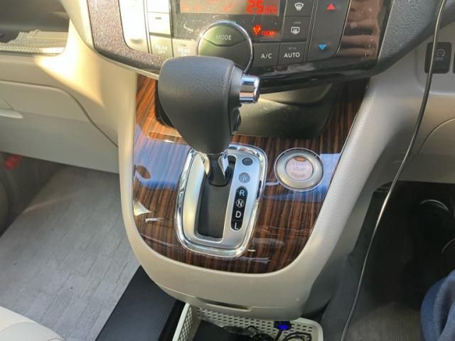 NISSAN SERENA  S-HYBRID 2014
