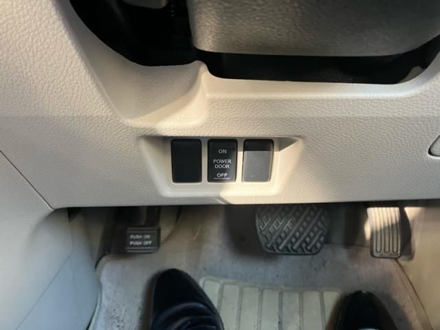 NISSAN SERENA  S-HYBRID 2014