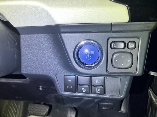 TOYOTA COROLLA FIELDER HYBRID 2017