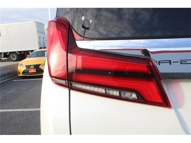 TOYOTA ALPHARD hybrid 4WD 2021