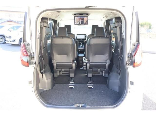 TOYOTA NOAH HYBRID 4WD 2023