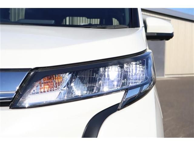 TOYOTA NOAH HYBRID 4WD 2023