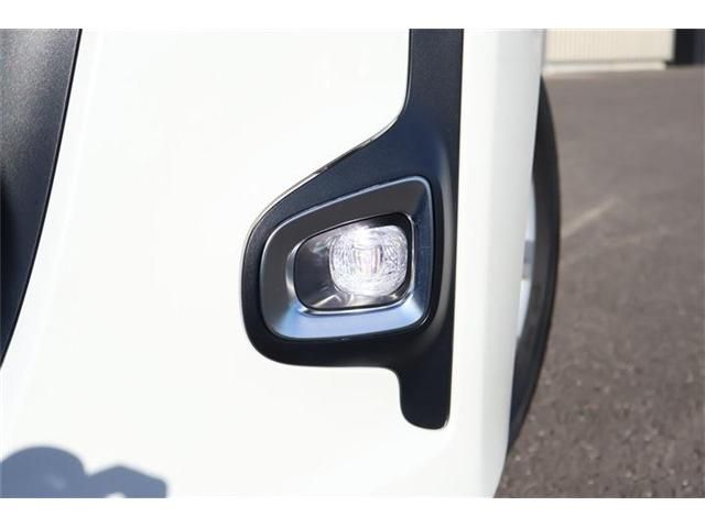 TOYOTA NOAH HYBRID 4WD 2023