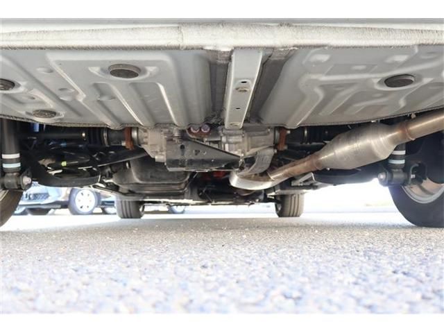 TOYOTA NOAH HYBRID 4WD 2023