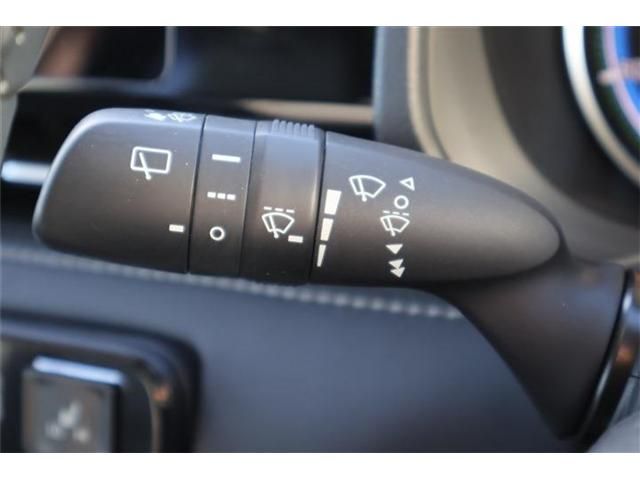 TOYOTA NOAH HYBRID 4WD 2023