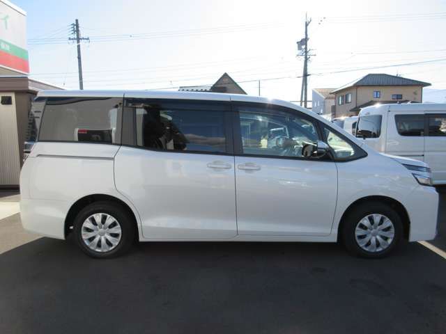 TOYOTA VOXY 4WD 2019