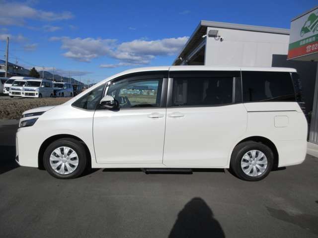 TOYOTA VOXY 4WD 2019