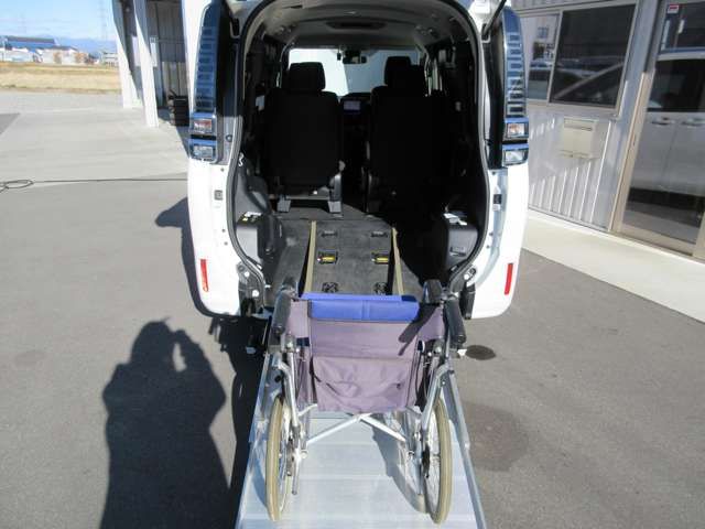 TOYOTA VOXY 4WD 2019