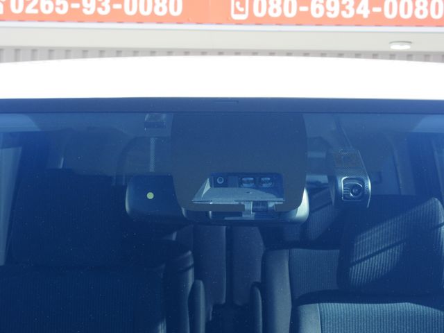 TOYOTA VOXY 4WD 2019