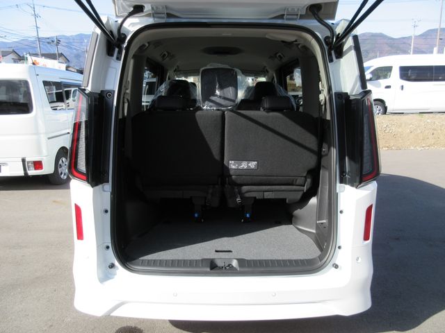 NISSAN SERENA  WG 4WD 2025