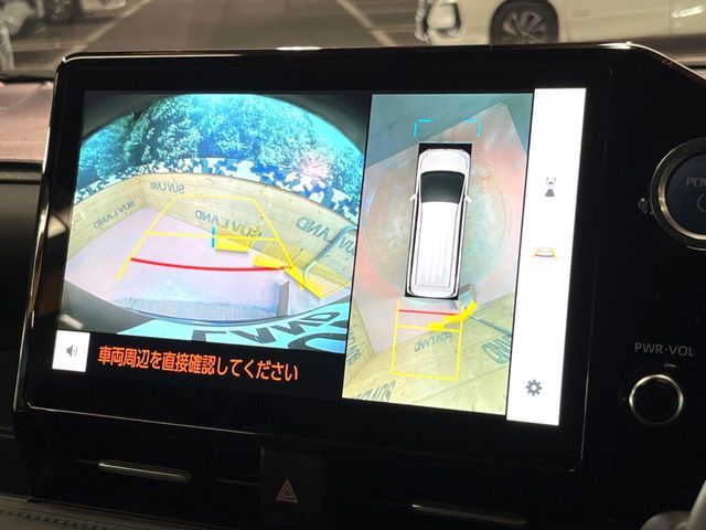 TOYOTA VOXY HYBRID 2023