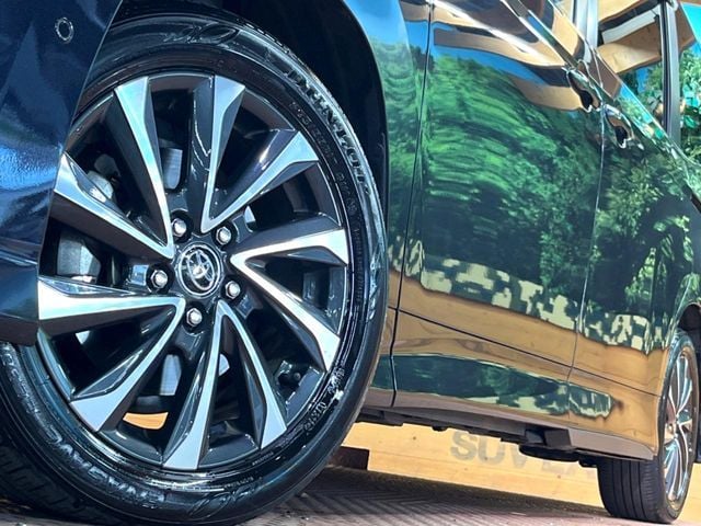 TOYOTA VOXY HYBRID 2023