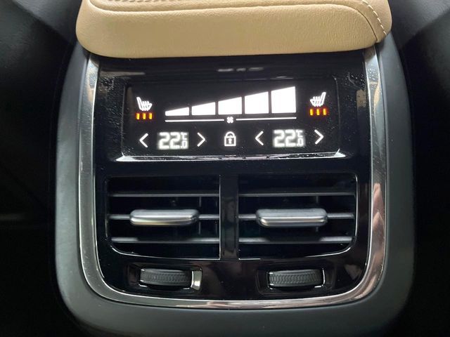 VOLVO VOLVO XC60 2023