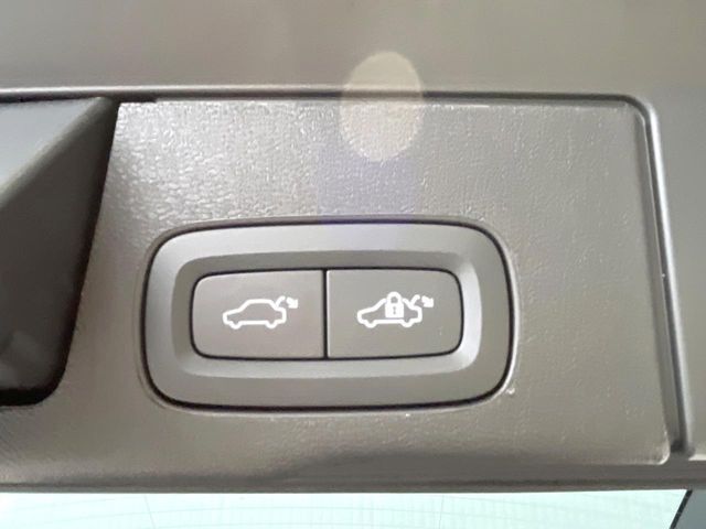 VOLVO VOLVO XC60 2023