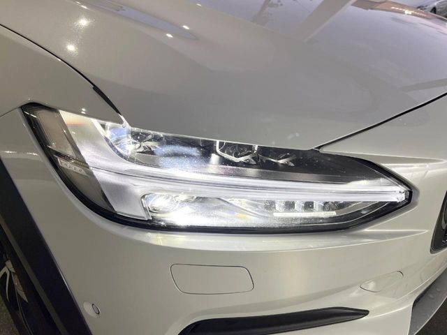 VOLVO VOLVO V90 CROSS COUNTRY 2019