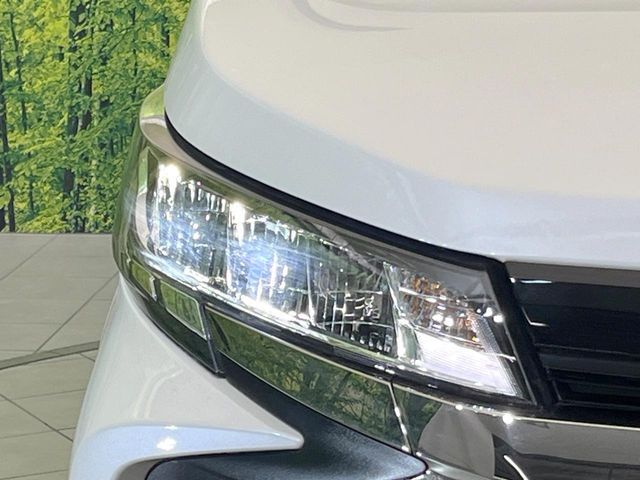 TOYOTA NOAH 2024