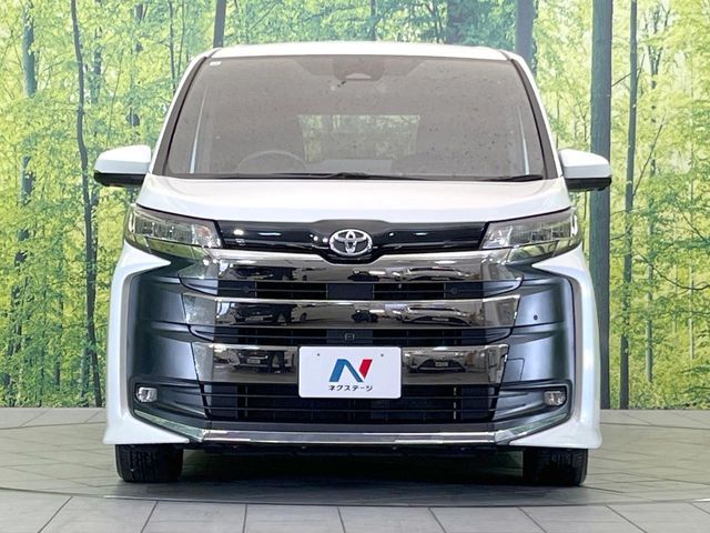 TOYOTA NOAH 2024