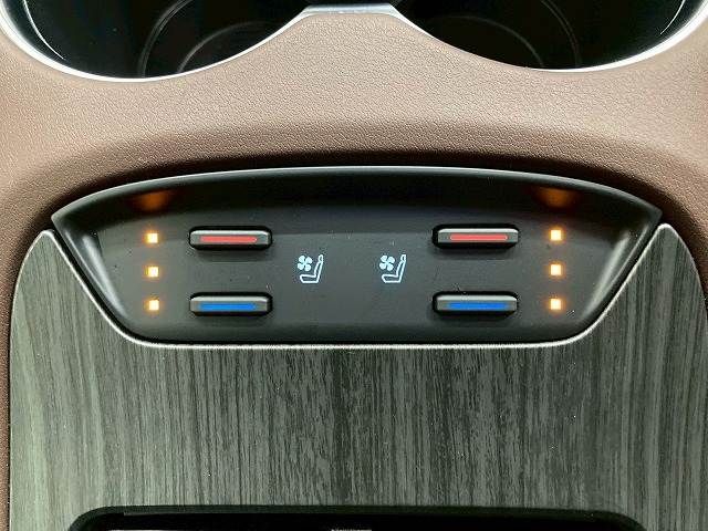 TOYOTA HARRIER 4WD 2022