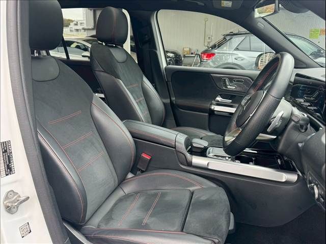 MERCEDES BENZ MERCEDES BENZ GLB 2022