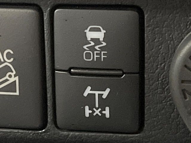 TOYOTA HILUX 4WD 2023