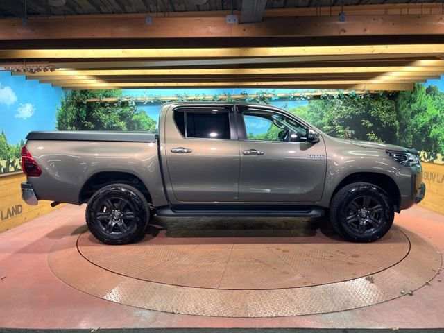 TOYOTA HILUX 4WD 2023
