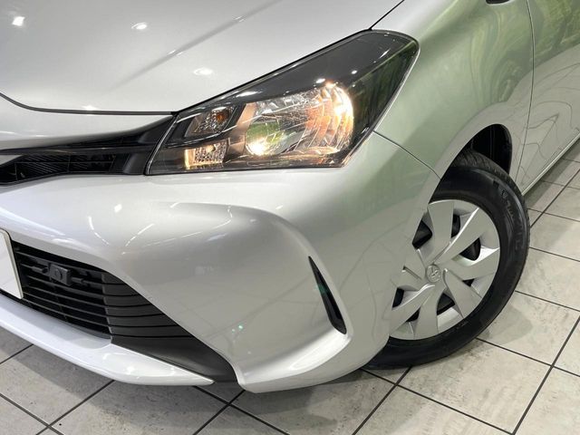 TOYOTA VITZ 2015