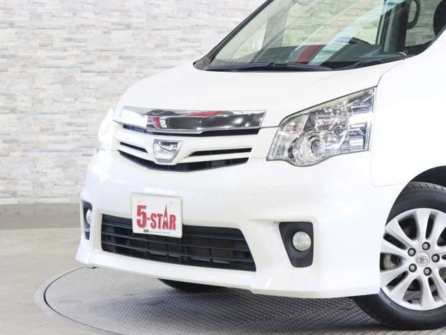 TOYOTA NOAH 2012