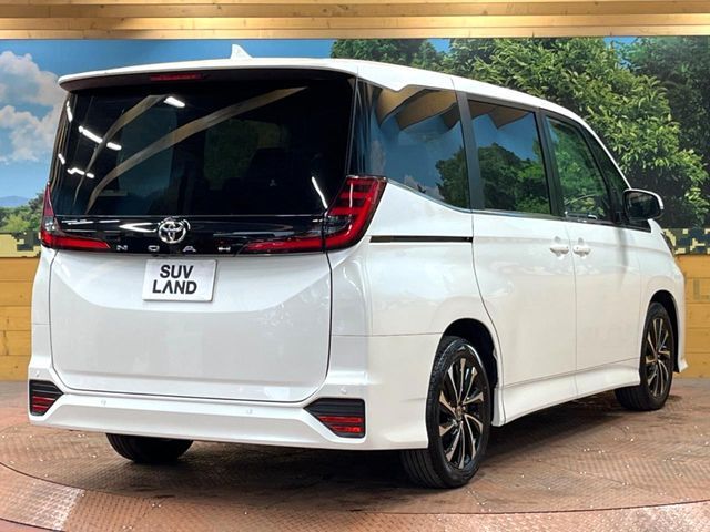TOYOTA NOAH 2025