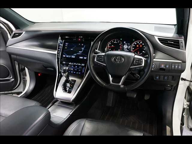 TOYOTA HARRIER 2WD 2017