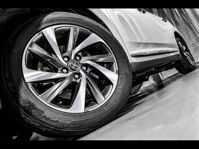 TOYOTA HARRIER 2WD 2017