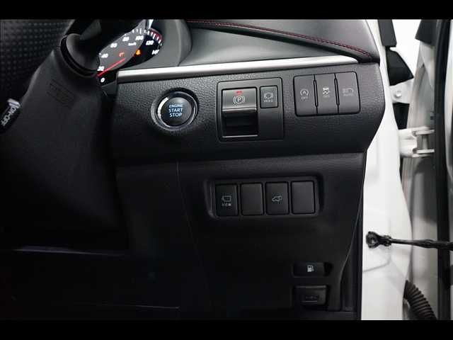 TOYOTA HARRIER 2WD 2017