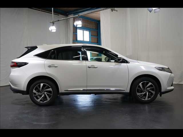 TOYOTA HARRIER 2WD 2017
