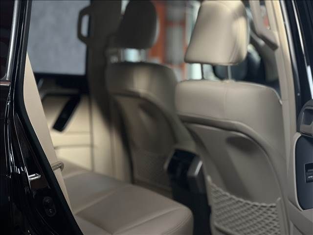 TOYOTA LANDCRUISER PRADO 2019