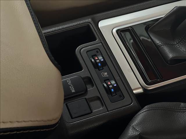 TOYOTA LANDCRUISER PRADO 2019