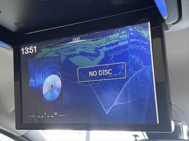 TOYOTA NOAH HYBRID 2016