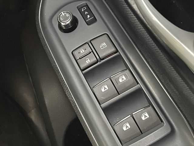 TOYOTA NOAH HYBRID 2016