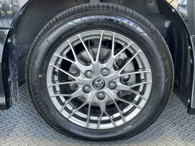 TOYOTA NOAH HYBRID 2016